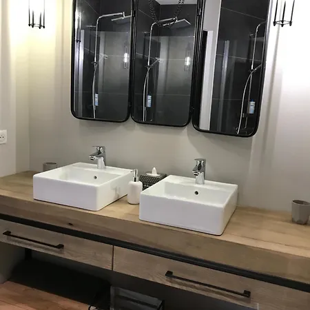 Frühstückspension D Hotes La Cle Des Arches Sainte-Florine