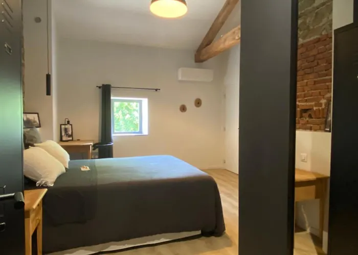 Bed & Breakfast D Hotes La Cle Des Arches 3*